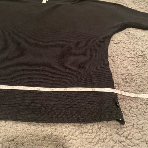 Fabletics Black Shirt Sz X Small - Picture 8 of 12